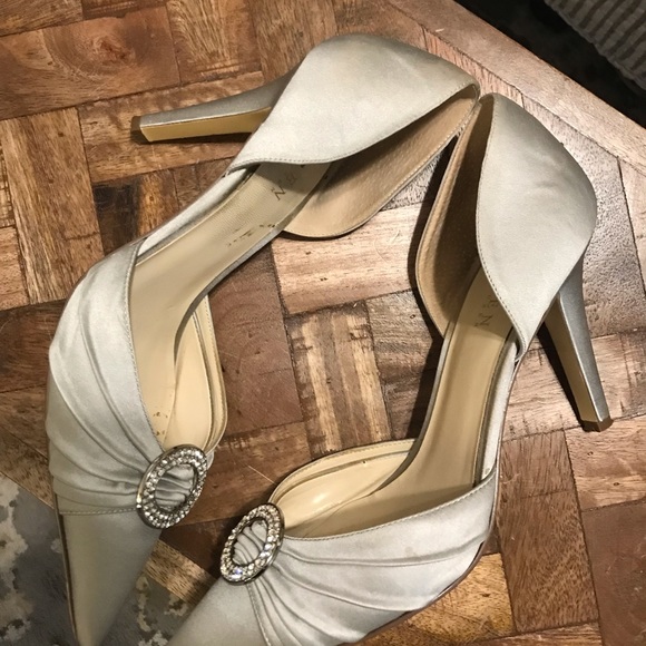 Ralph Lauren silver satin heels with diamond accent - Picture 3 of 5